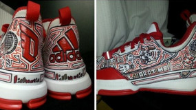 Look: Robin Lopez Freehand Draws On Damian Lillard’s adidas